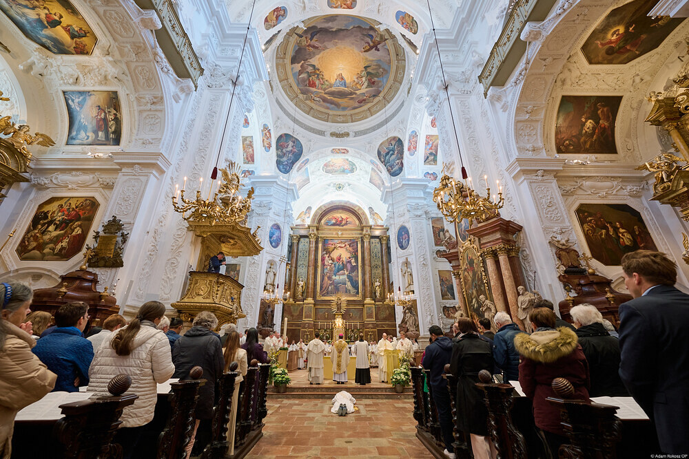 Erzbischof Josef Grünwidl weihte Dominikaner zum PriesterErzbischof Josef Grünwidl weihte Dominikaner zum Priester / Adam Rokosz OP Erzbischof Josef Grünwidl weihte Dominikaner zum Priester